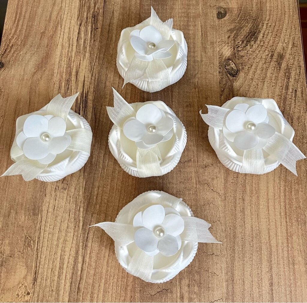 Vanilya Kokulu Çiçek Süslemeli Lotus Beton Mum - 4