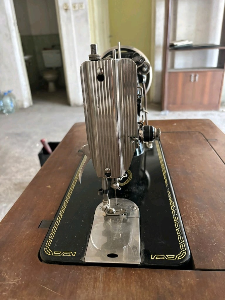 Singer dikiş makinesi masası ile birlikte - 6