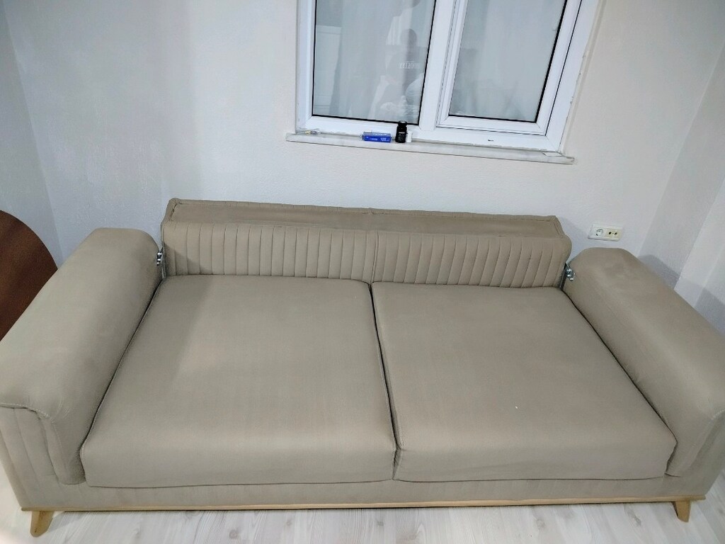 koltuk takımı 3 lü 3 adet en başlıklar dahiln230 cm oturma alanı 180 - 9