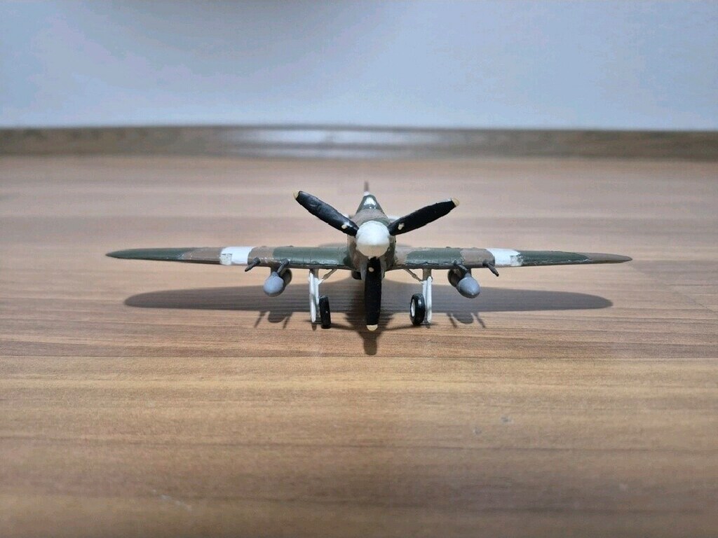 Hawker Hurricane Mk.IIc maket uçak (1:72 ölçek) - 5