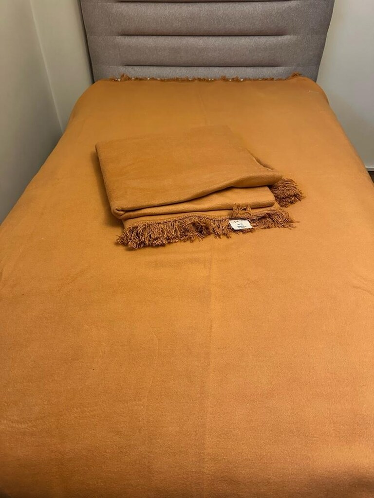 ENGLİSH HOME 2 ADET YATAK ÖRTÜSÜ VE İNCE BATTANİYE FORMUNDA - 4