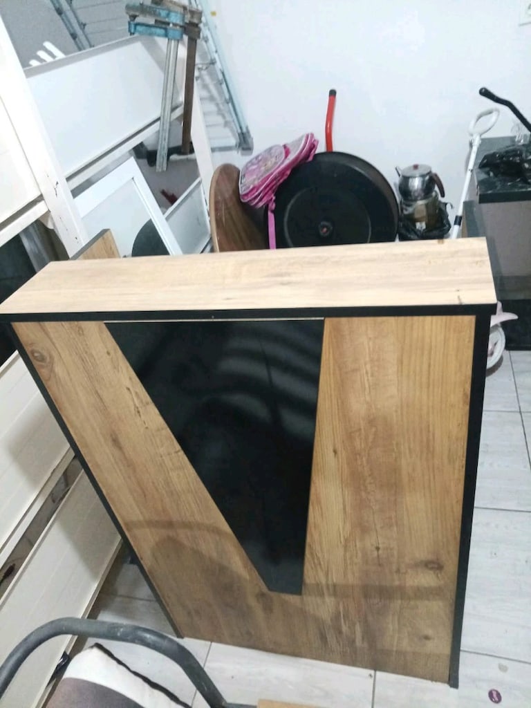 Ahşap Desenli Kompakt Karşılama Bankosu / Resepsiyon Masası - 4