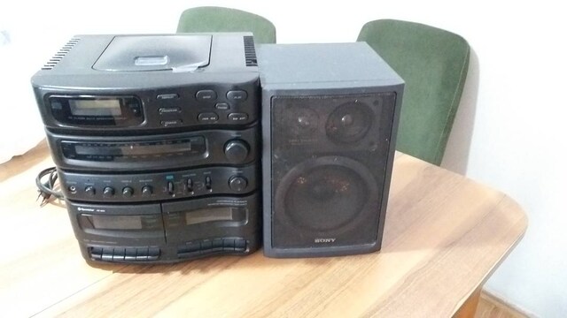 Roadstar HIF 8551 teyp 1 adet hoparlör..izmit kasetçaları ve cd çalar