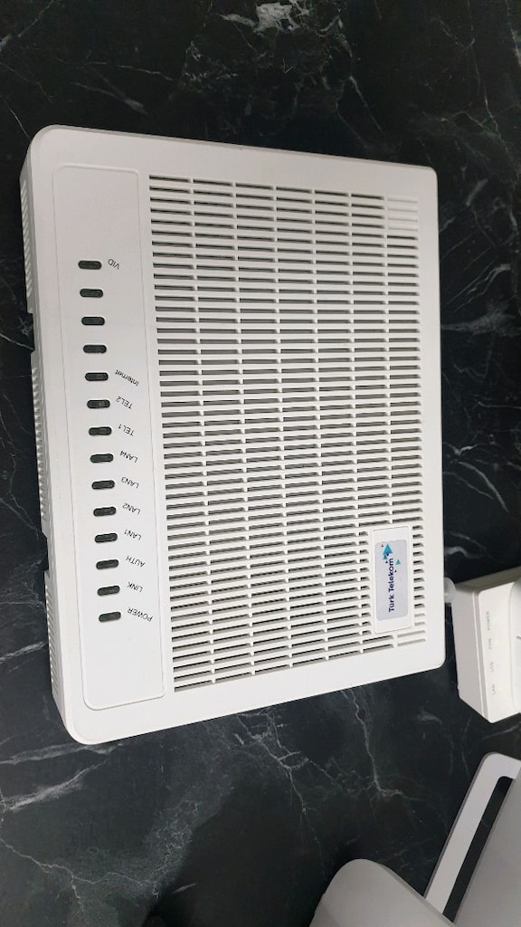 Tr de Tek Ericsson T076G Router Modem Gpon - 2