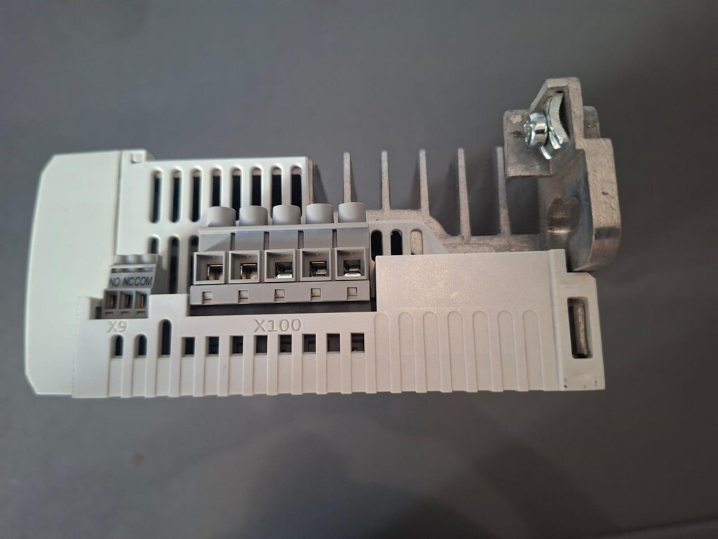 Lenze Power İ550 Güç Ünitesi - 6