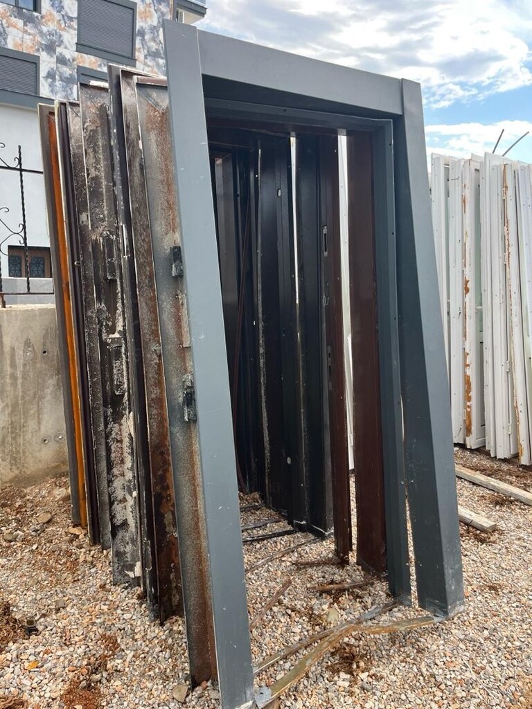 Çelik Kapı Çeşitleri - 6