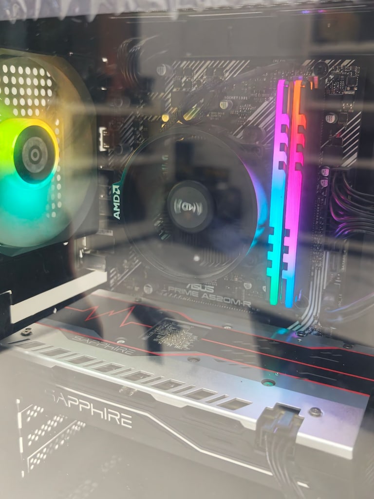 AMD Ryzen 5 5600 RX 580 8 GB 16 GB RAM 500 GB SSD - 3