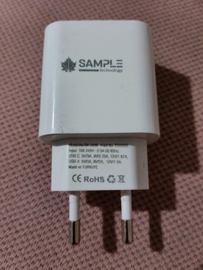 l Sample marka şarj adaptörü - 2
