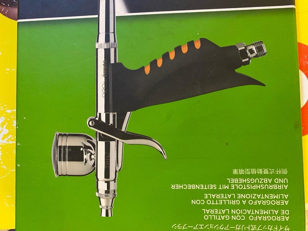 IWATA NEO IWATA TRN2 yandan beslemeli sual action tetikli airbrush - 3