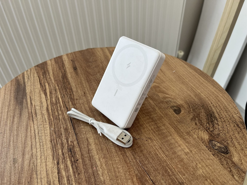 Sıfır ANKER POWERBANK 10.000 MAH MageSafeli Model - 2