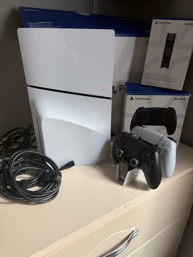 TR PLAYSTATION 5 1TB SLIM CD’Lİ ÇİFT KOL + SARJ İSTASYONU - 2