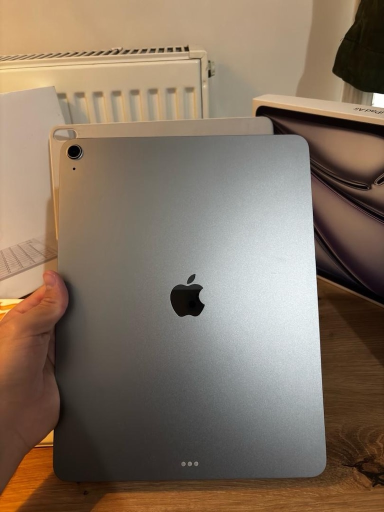 İPad Air M3 13 inç + Apple Pencil Pro + Magic Keyboard - 2