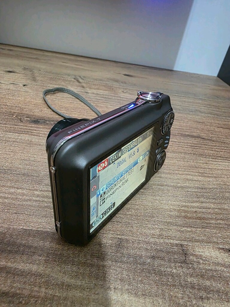 Fujifilm FinePix T200 - 2