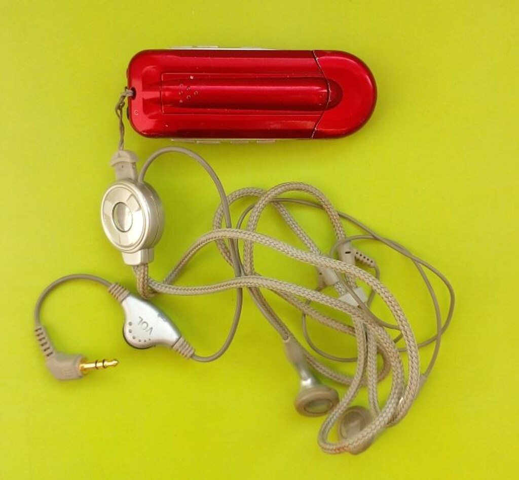Eskilerden Premier MP3 Çalar - Orijinal Kulaklığı ile - USB - 2