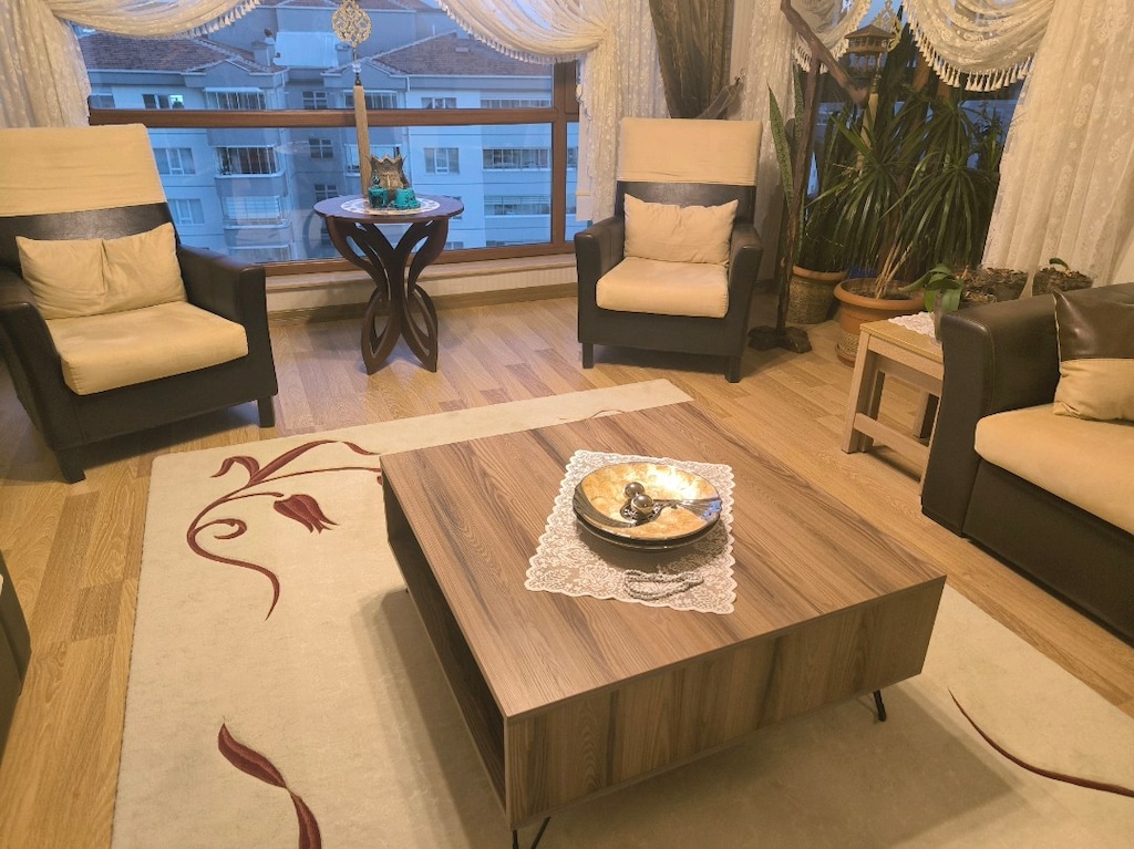 Salon Takımı ve Çalışma Masası - 5