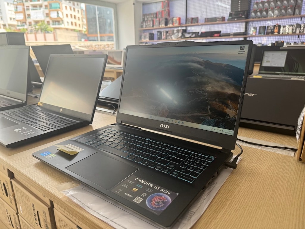 MSİ *İ5 13420H İŞLEMCİ *16 GB RAM *512 GB SSD *RTX 4060 8 GB E.K - 4