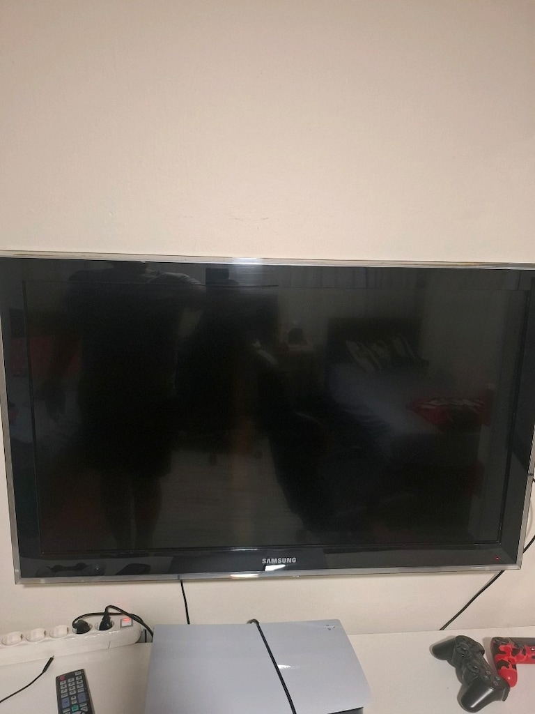 SAMSUNG 40" (102 EKRAN) FULL HD(1920×1080) LCD TV+Duvar askı aparatı
