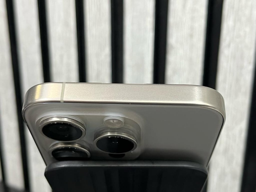 TERTEMİZ İPHONE 15 PRO DEĞİŞENSİZ ORIJINAL! - 4