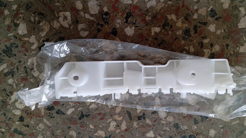 dacia sandero ön tampon braketi - 2