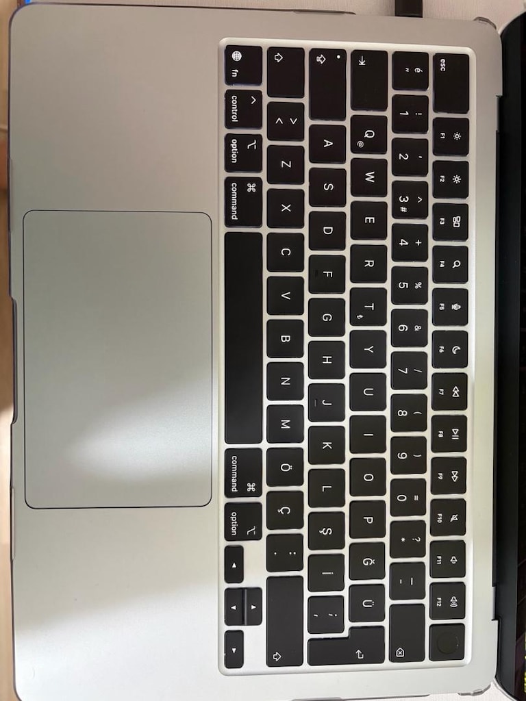 MacBook Air M4 - 12/256 Takasa açık. - 7