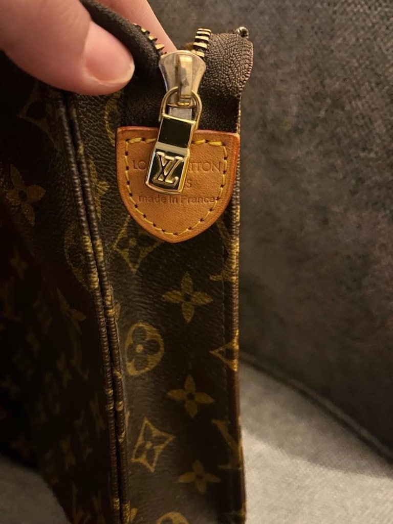 Louis Vuitton - 4