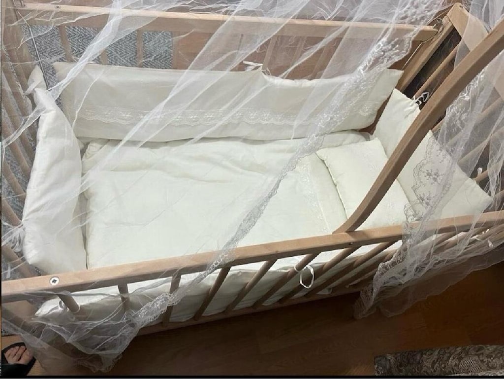 Ahşap Bebek Beşiği – Cibinlikli, Çok Temiz - 3