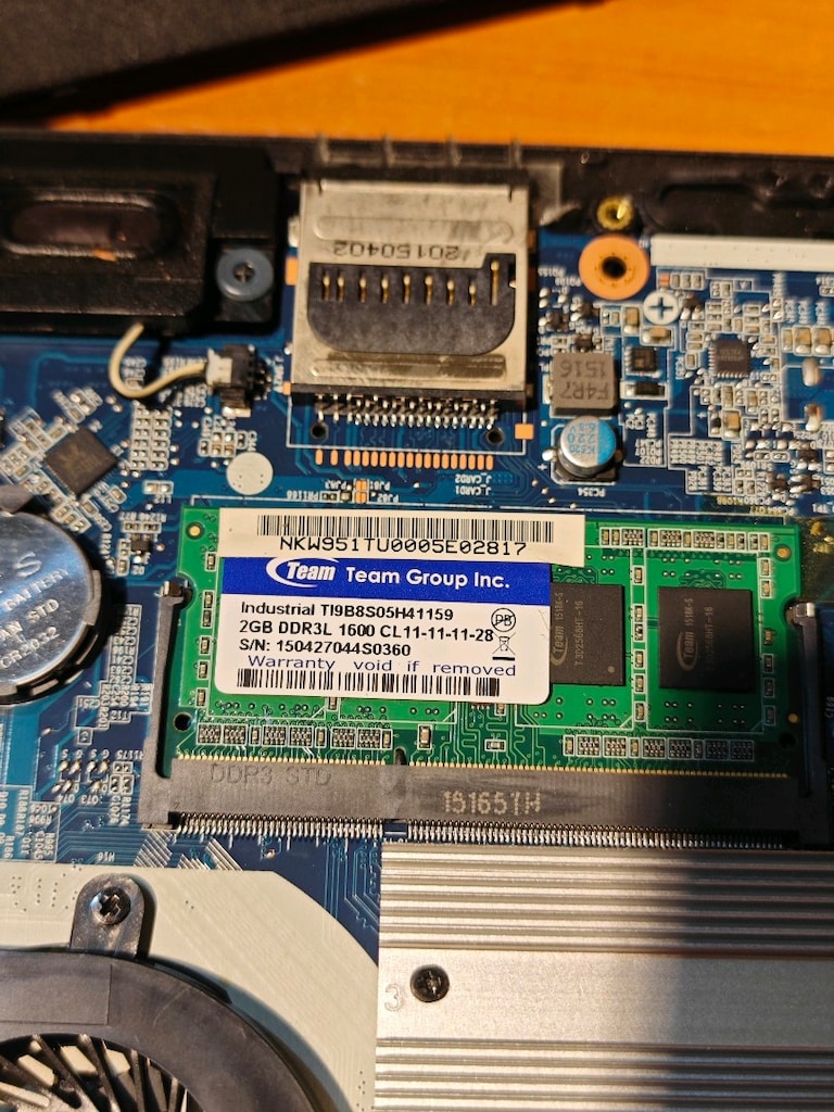 Grundig Notebook Laptop Kırık Ekranlı intel - 7