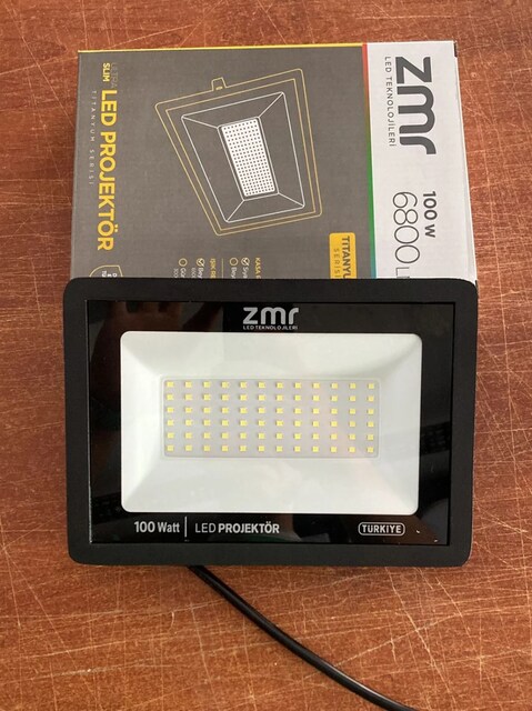 Led Projektör 10W - 30W - 50W - 100W Fiyat ve Renk Sorunuz!