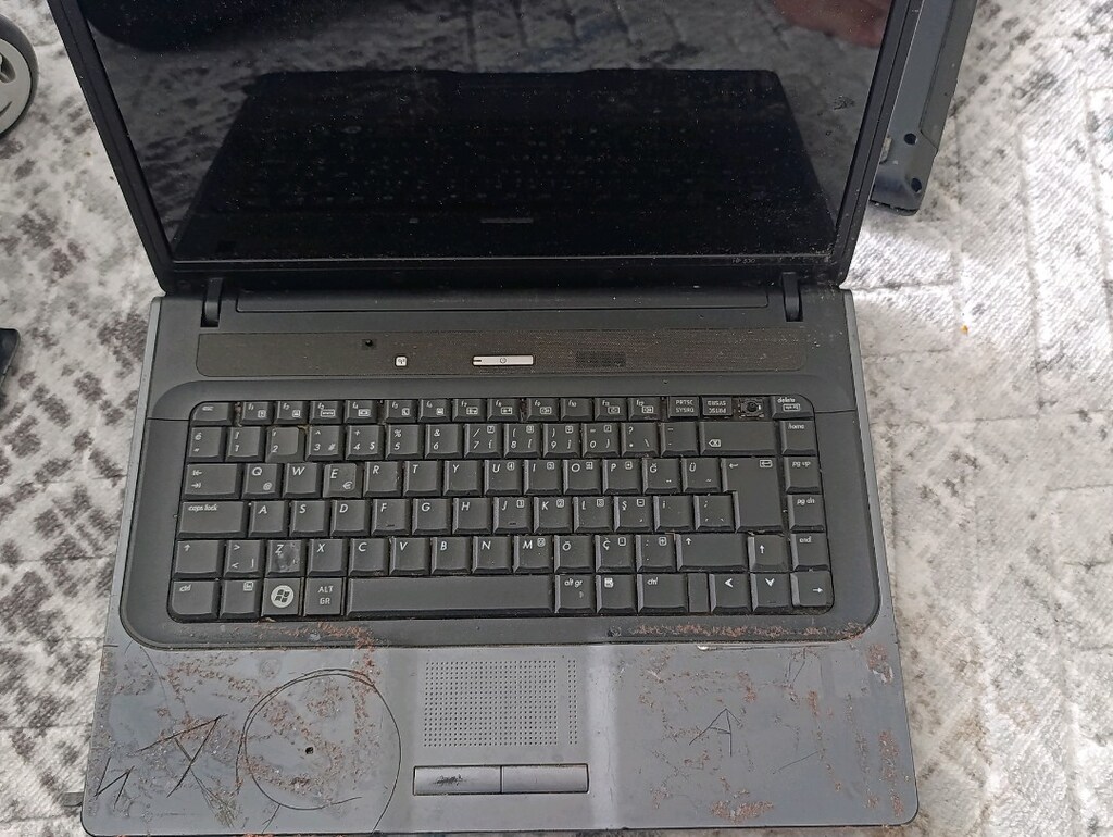 bilgisayar leptop çalışanlar var - 4