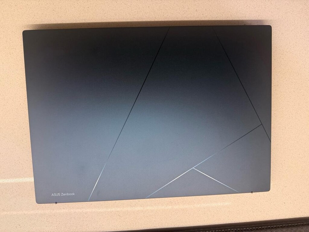 Asus zenbook 14' UX3405CA - 9