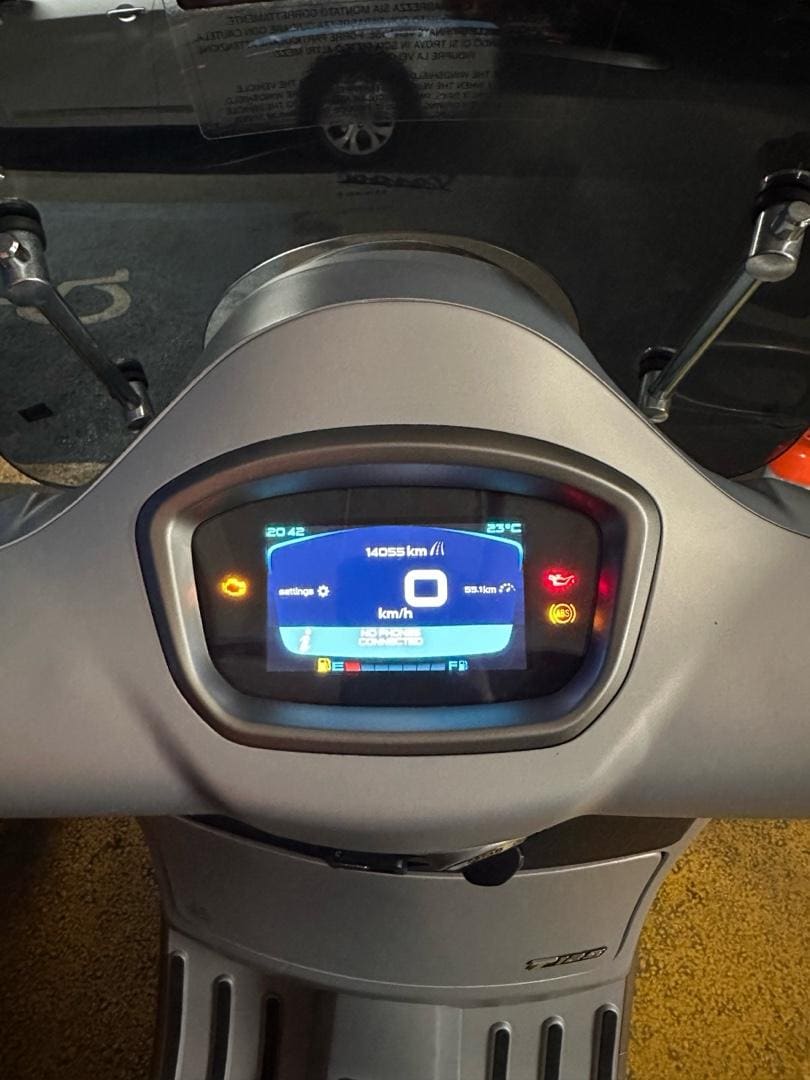 Vespa Supertech GTS 125 - 3