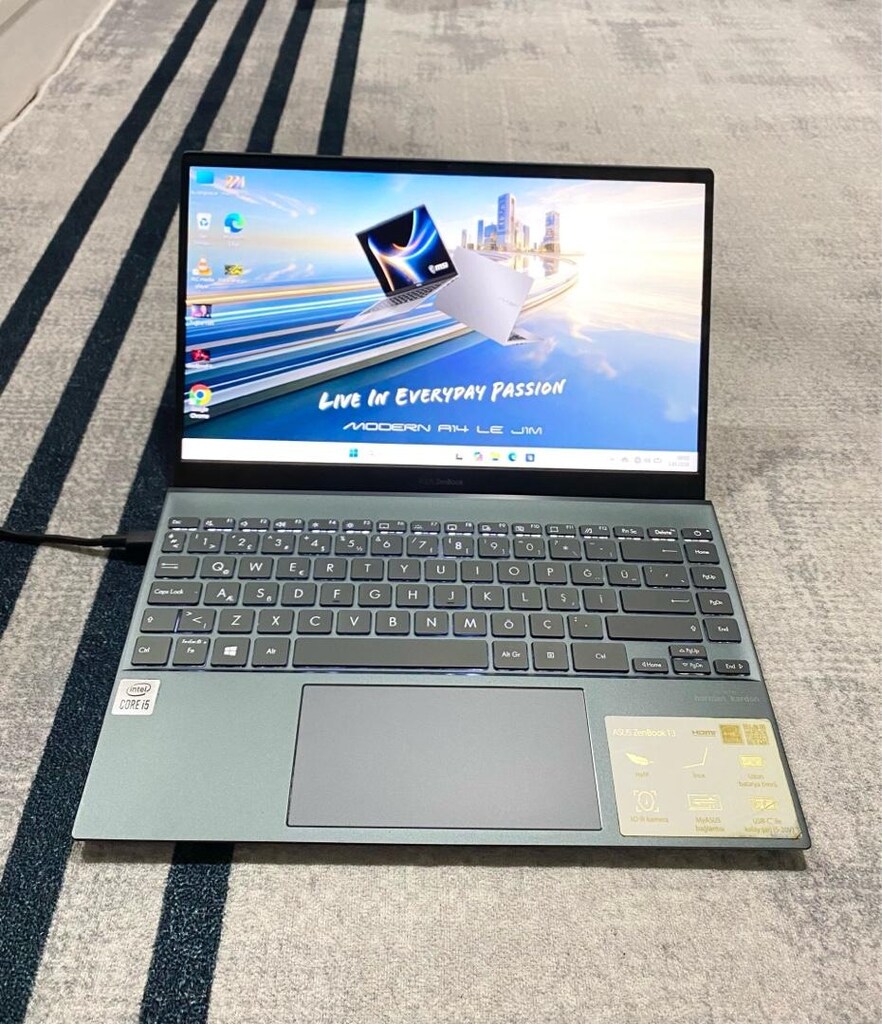 ASUS ZENBOOK - 2