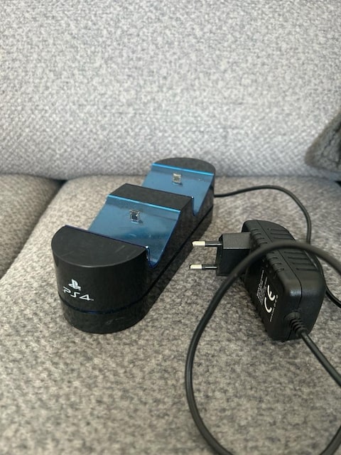 PS4 kol şarj ünitesi
