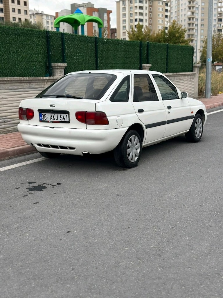 Sahibinden Masrafsız 1.6 CLX Ford Escort - 7
