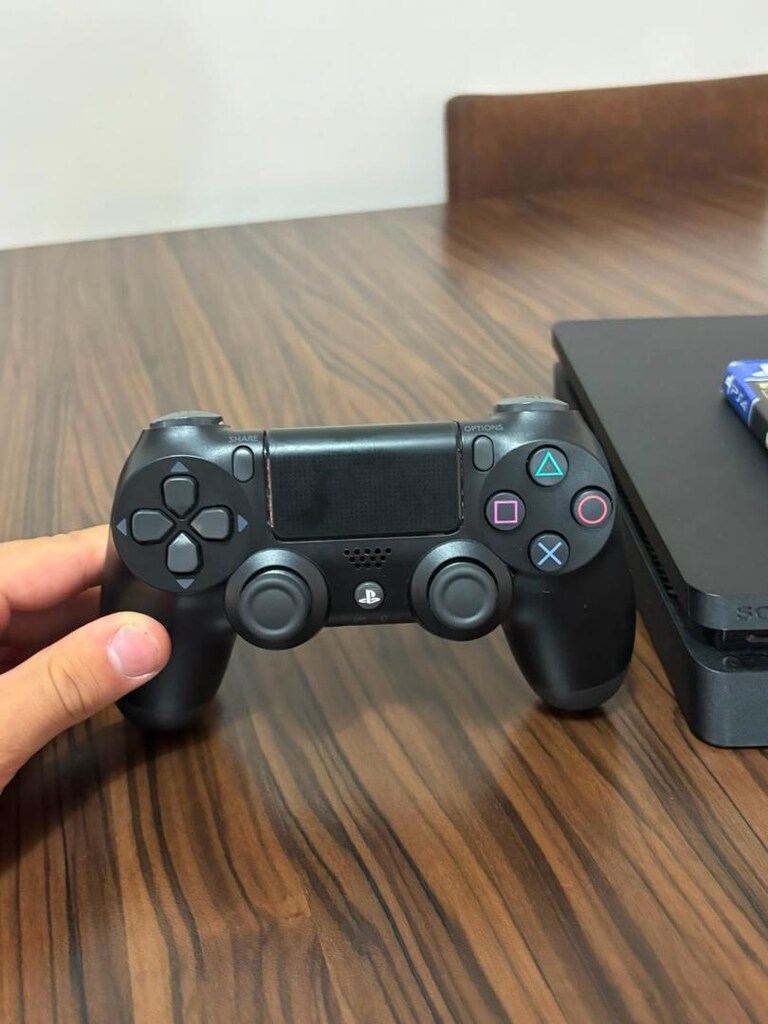 playstation 4 - 4