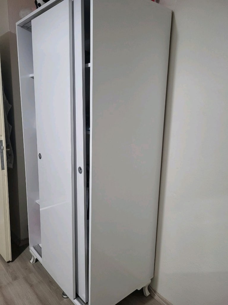 sürgülü kapaklı kıyafet dolabı - 2