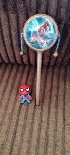 Boncuklu sallamalı davul ve koca kafalı Spiderman figür oyuncak