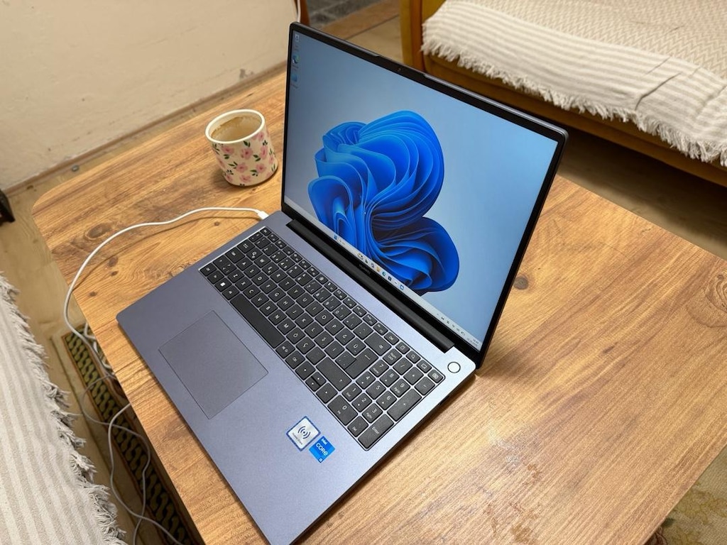 TERTEMİZ HUAWEİ MATEBOOK D 16 KUTUSU YANINDA - 5