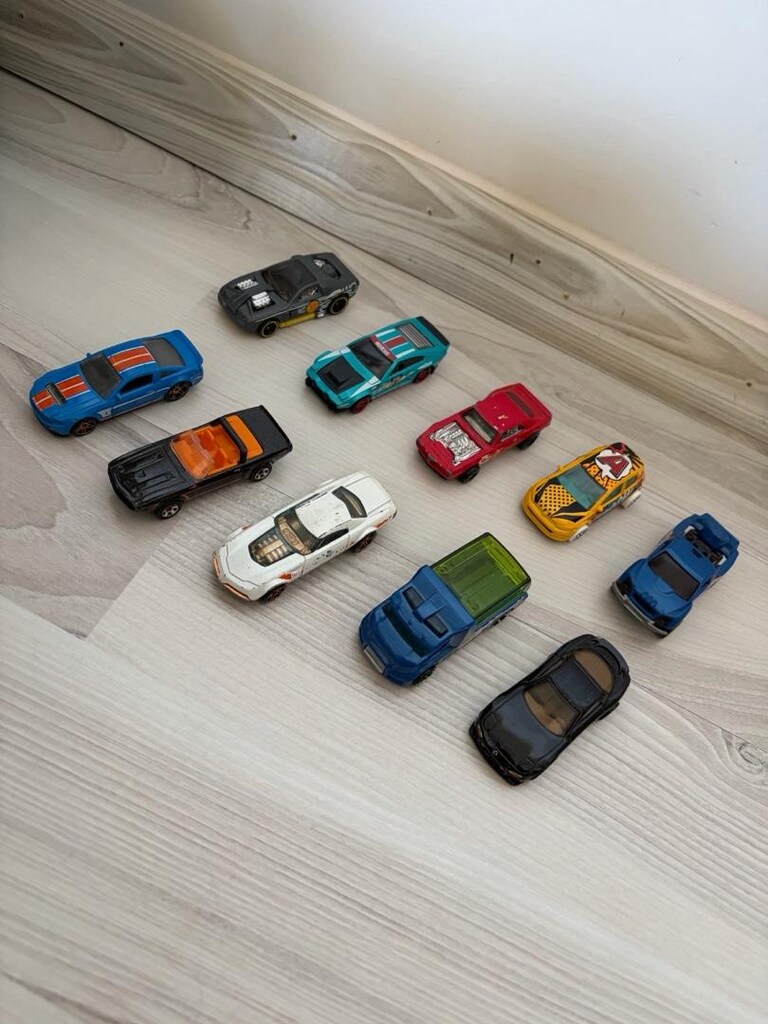 SAHİBİNDEN SATILIK 51 ADET HOT WHEELS OYUNCAK ARABALAR - 2