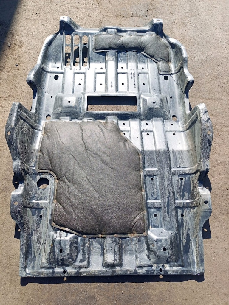 Mitsubishi L200 motor alt Koruma plastiği ikinci el - 7