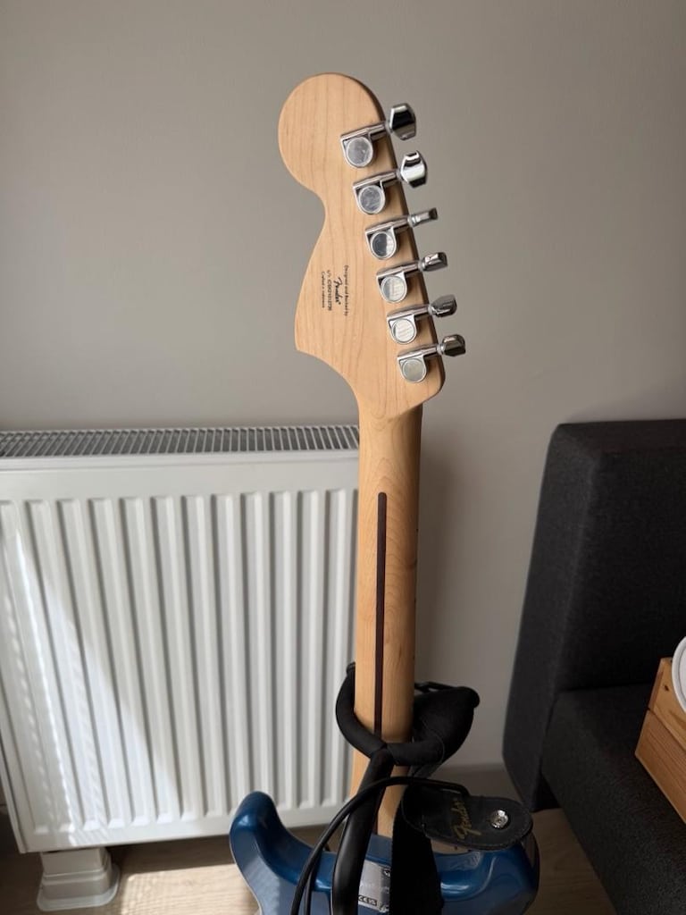 fender standart elektro gitar - 8