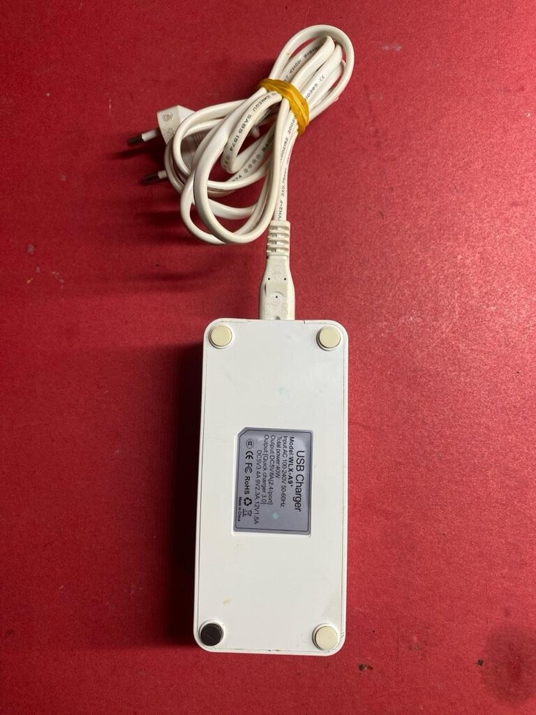 8 Port 40W 3A Type-C Dijital Amper Göstergeli Şarj İstasyonu - 4