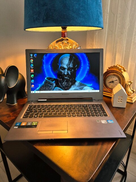 Laptop LENOVO i3 İşlemcili 8GB Ram Ssdli Çift Ekran Kartlı Pili Yeni