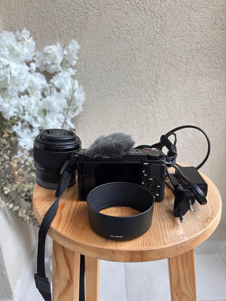 Sony ZV-1 Kamera ve Sel50F18FSYX Kompakt Lens - 11