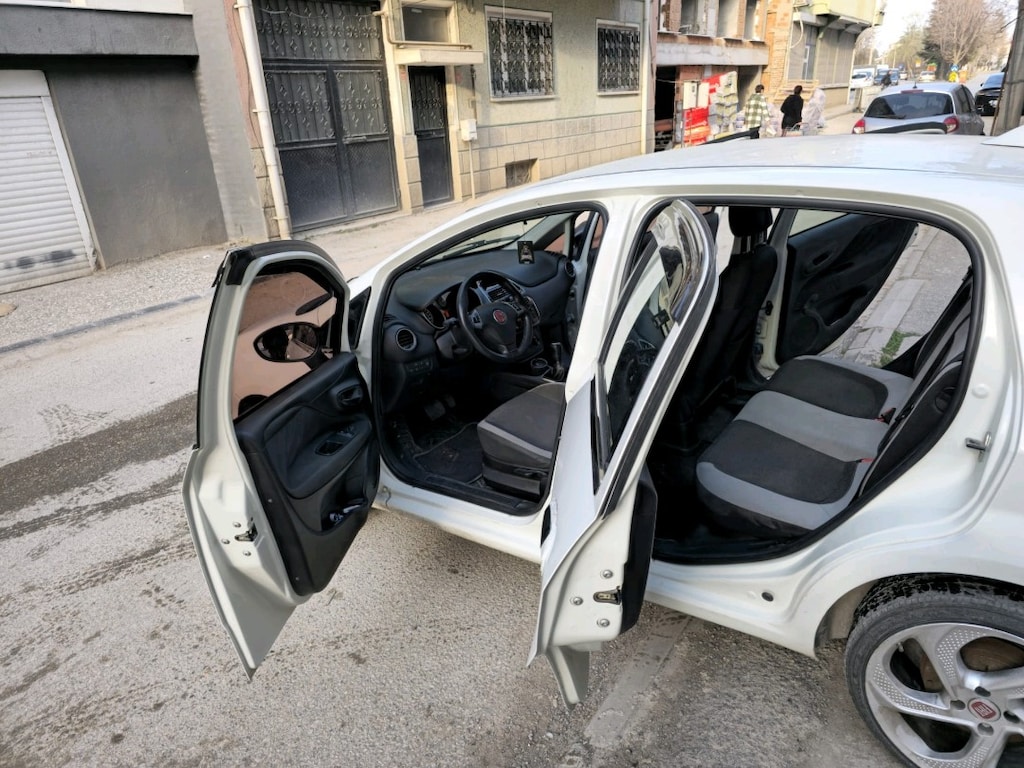 Sahibinden Otomatik vites 2012 model Punto Evo - 9