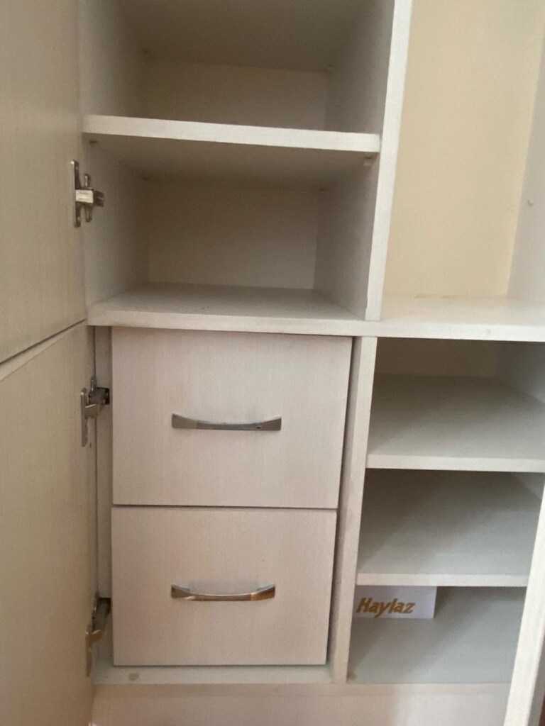 AŞIRI SAĞLAM DOLAP - 9