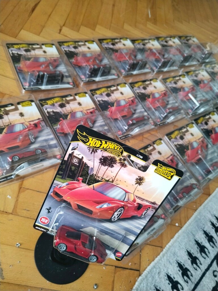 hotweels enzo ferrari - 2