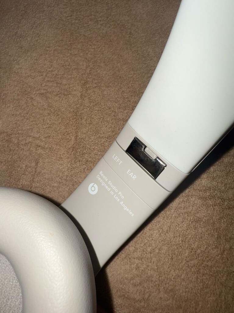 Beats Studio Pro Kum Taşı - 2