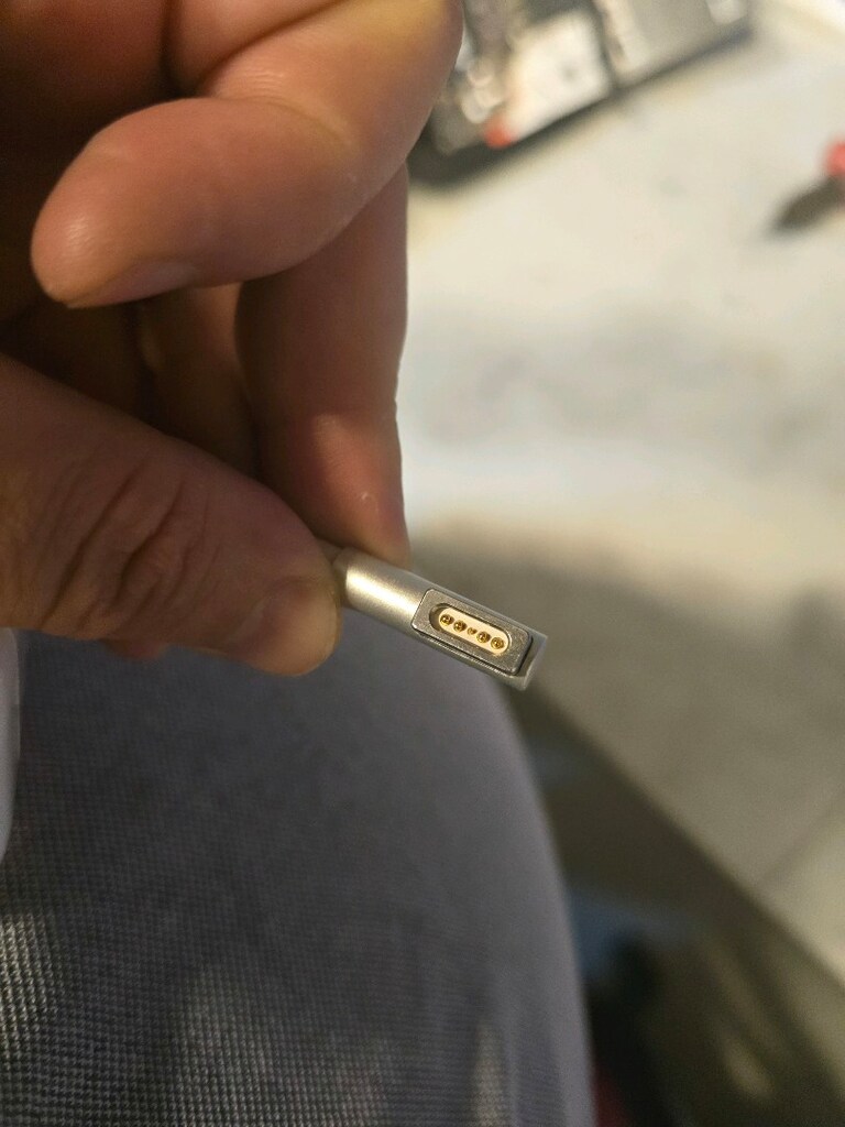 Macbook orjinal şarj aleti - 2