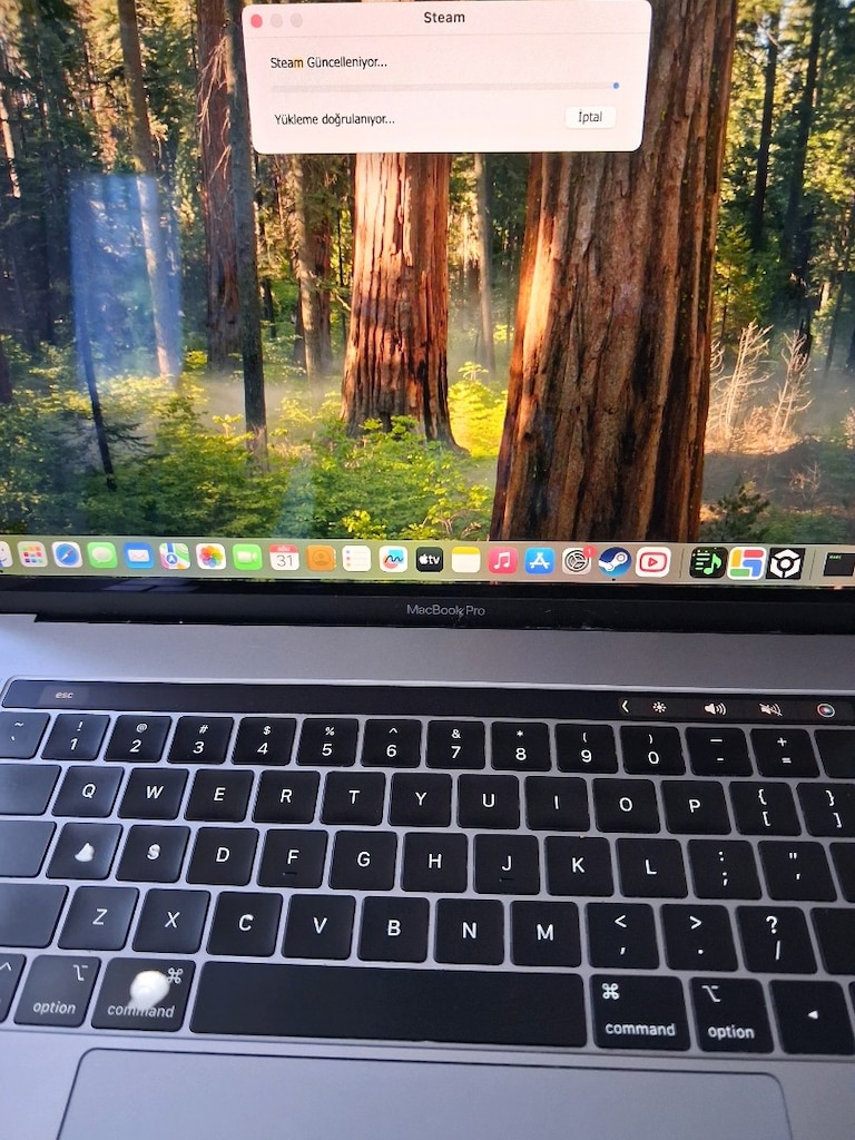 Macbook Pro A1990 - 2
